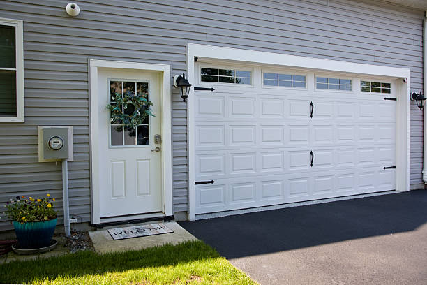 24/7 Emergency Garage Door Panel Replacement experts in Ludowici, GA